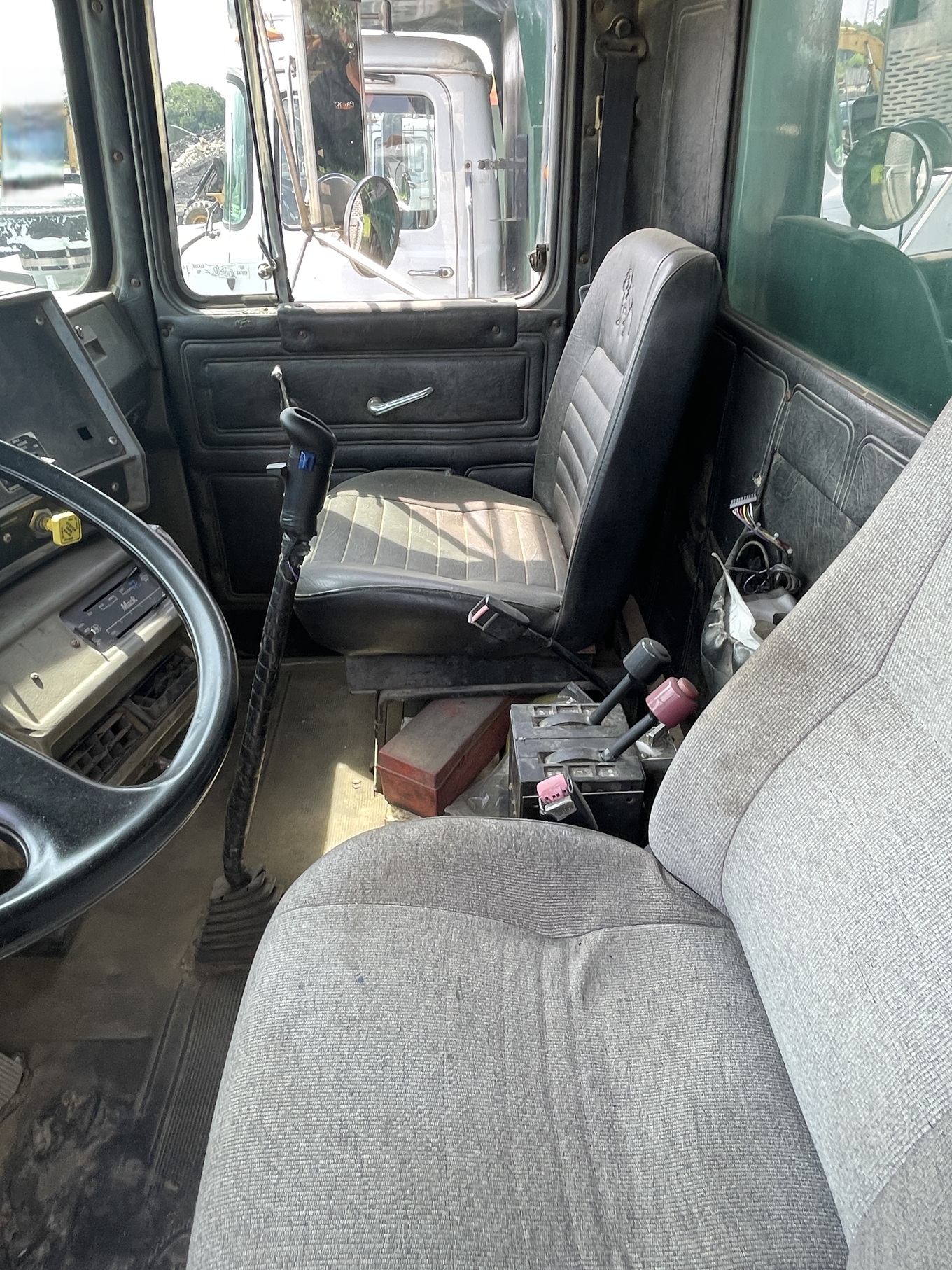 1993 MACK RD 690S - Image 11