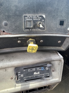 1993 MACK RD 690S - Image 18