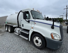 2013 FREIGHTLINER Cascadia 125 Vacuum - Image 5