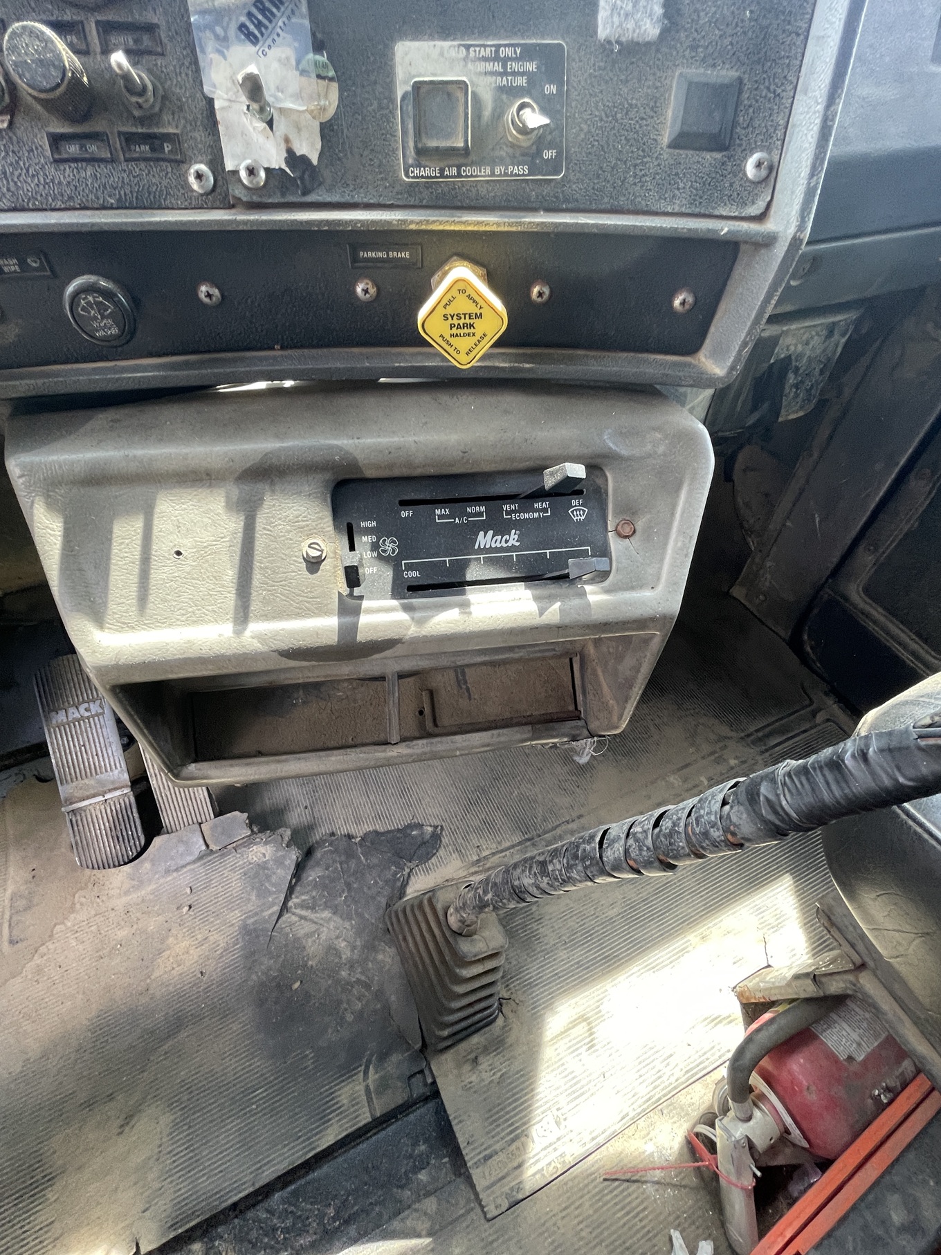 1993 MACK RD 690S - Image 13