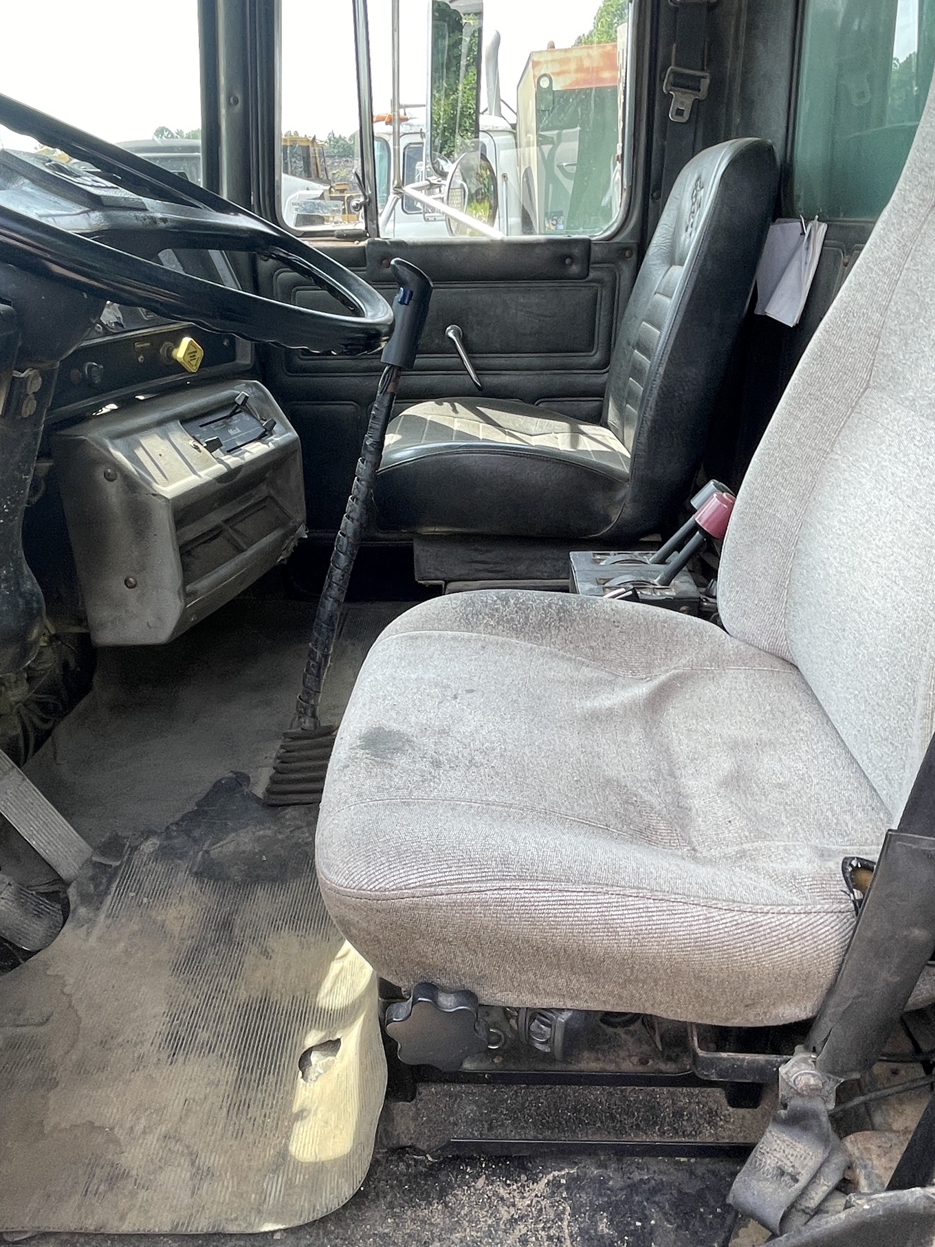 1993 MACK RD 690S - view 11 of 24