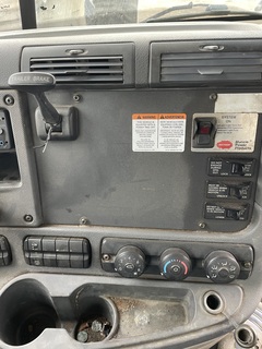 2012 FREIGHTLINER Cascadia - Image 12