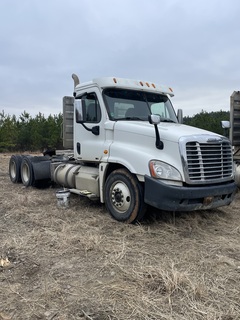 2012 FREIGHTLINER Cascadia - Image 1