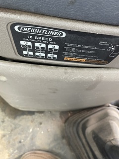 2012 FREIGHTLINER Cascadia - Image 10