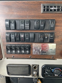 2014 WESTERN STAR 4900 - Image 13