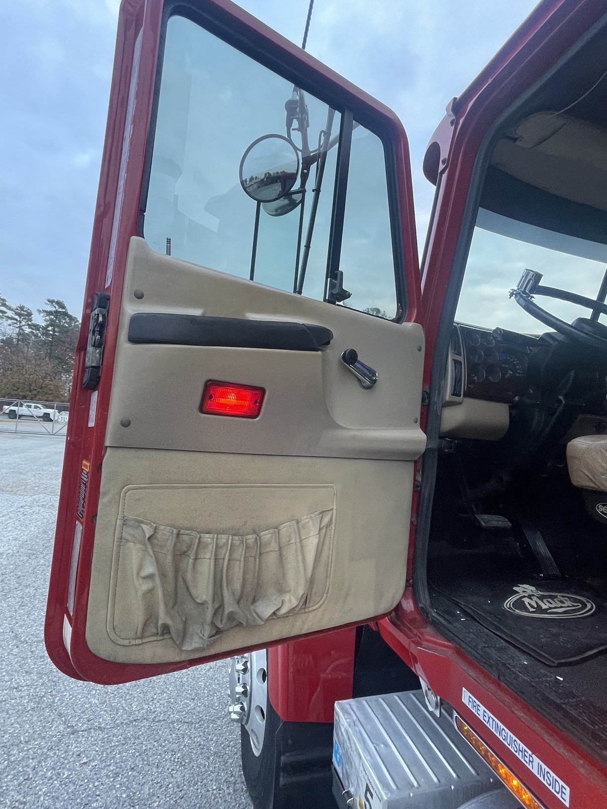 2001 MACK CHU613 - Image 18