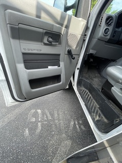 2014 FORD E250 Glass Hauler Cargo Van - Image 8