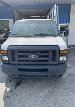 2014 FORD E250 Glass Hauler Cargo Van - Image 4