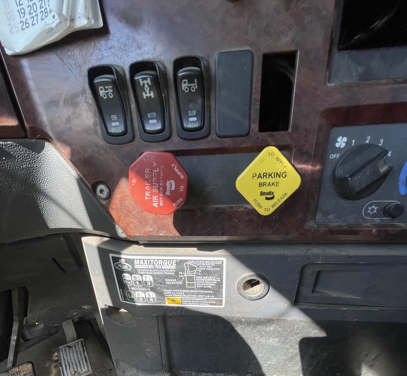 2008 MACK CHU 613 Pinnacle - view 15 of 34