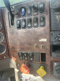 2008 MACK CHU 613 Pinnacle - Image 16