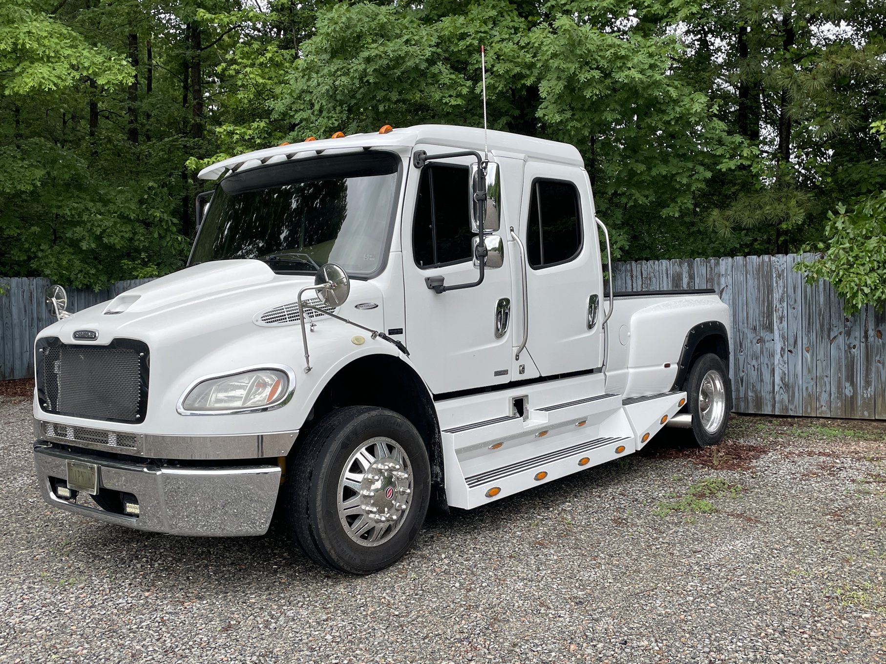 2007 FREIGHTLINER M2 Sport Chassis - view 1 of 47