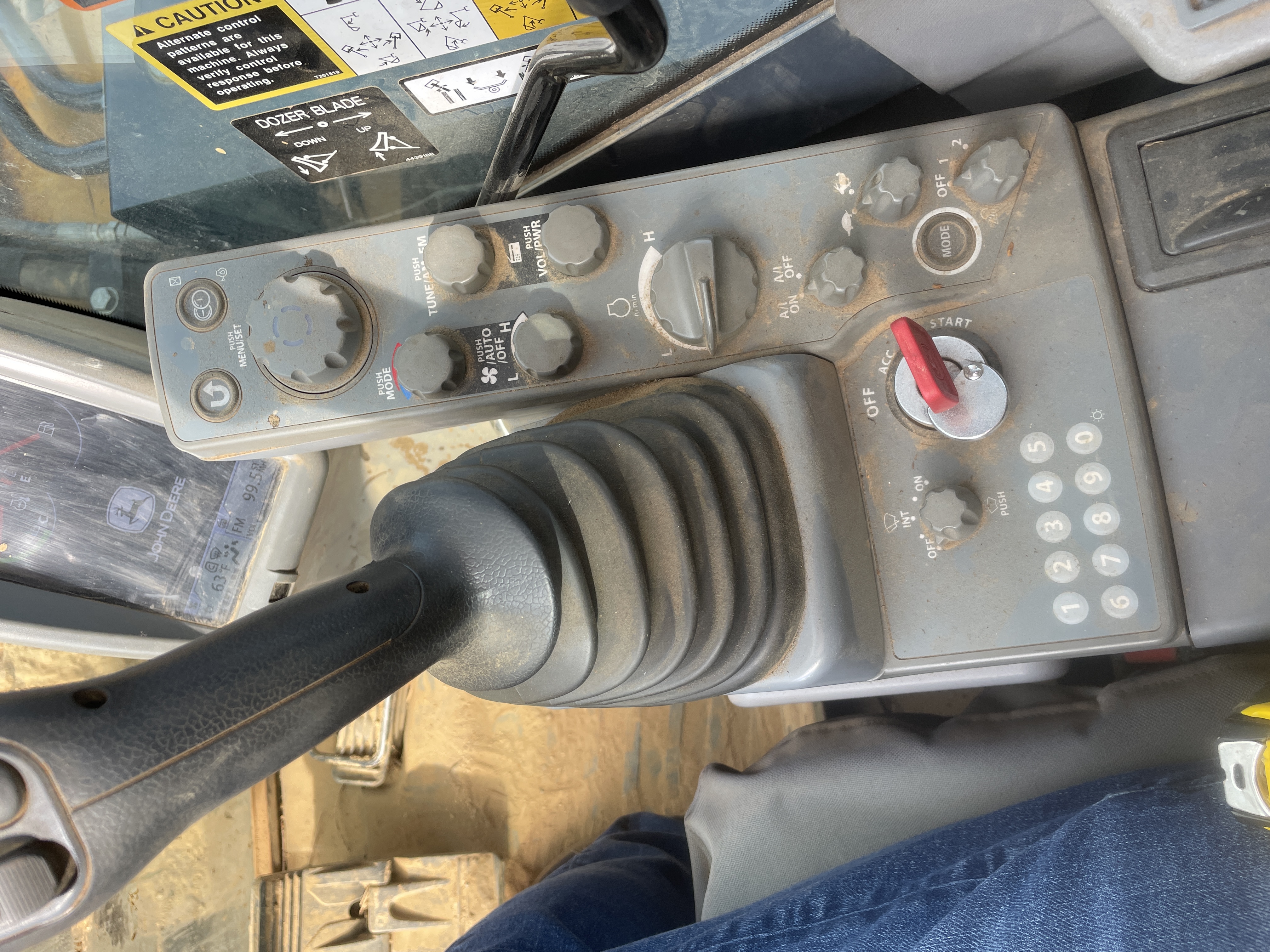 2020 DEERE 85G - view 19 of 30