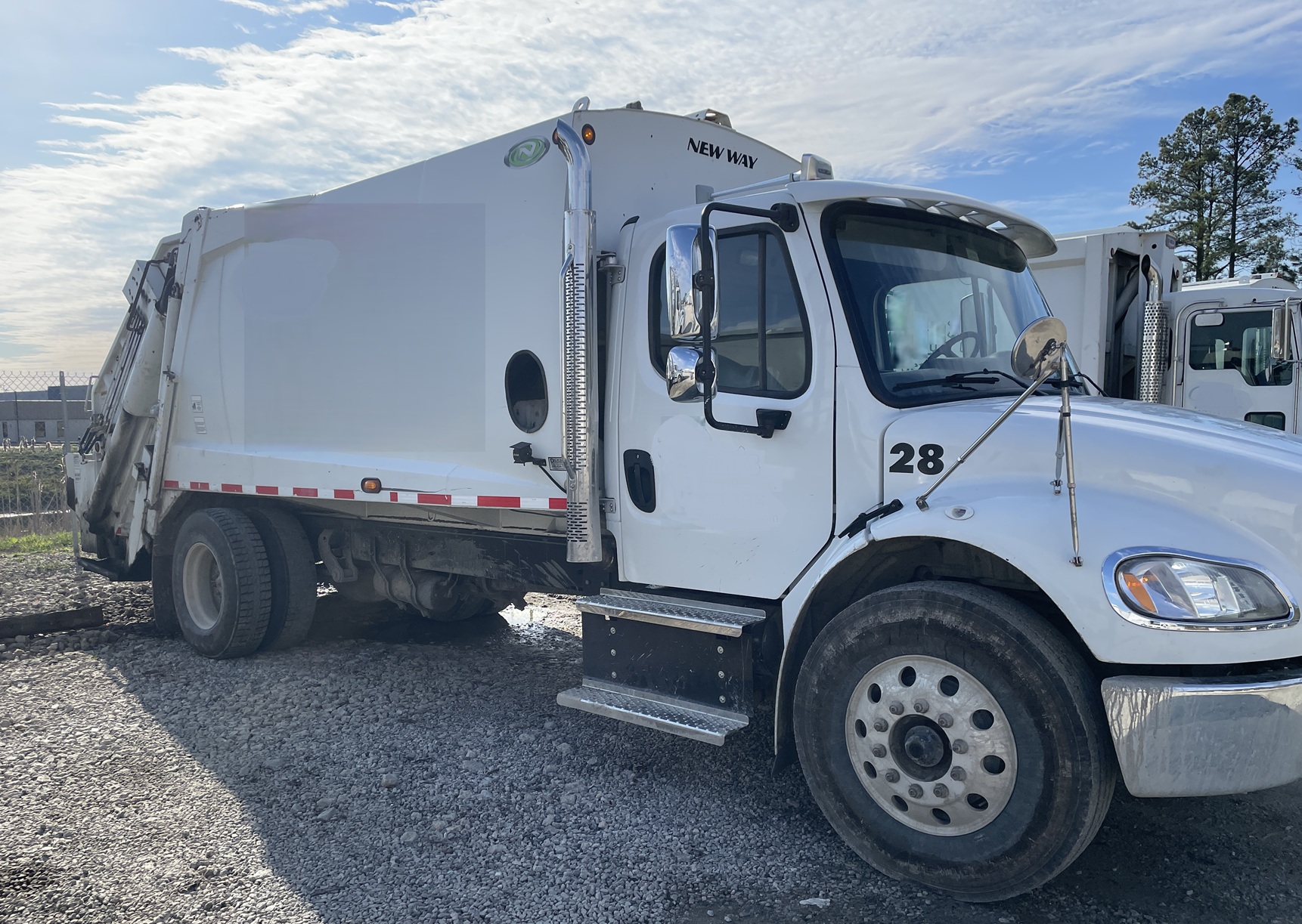 2021 FREIGHTLINER M2 Refuse - view 1 of 29