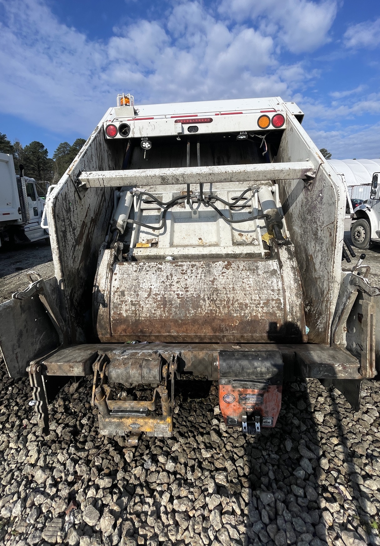 2021 FREIGHTLINER M2 Refuse - view 4 of 29