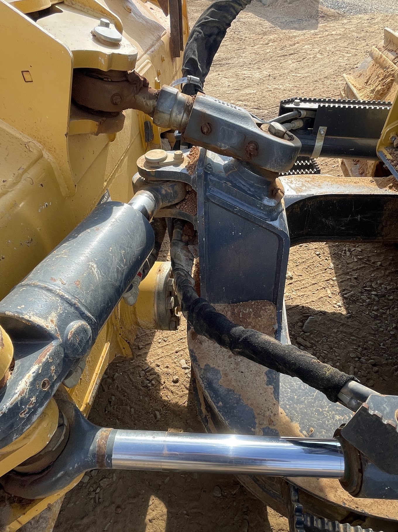 2019 DEERE 550K - view 11 of 23