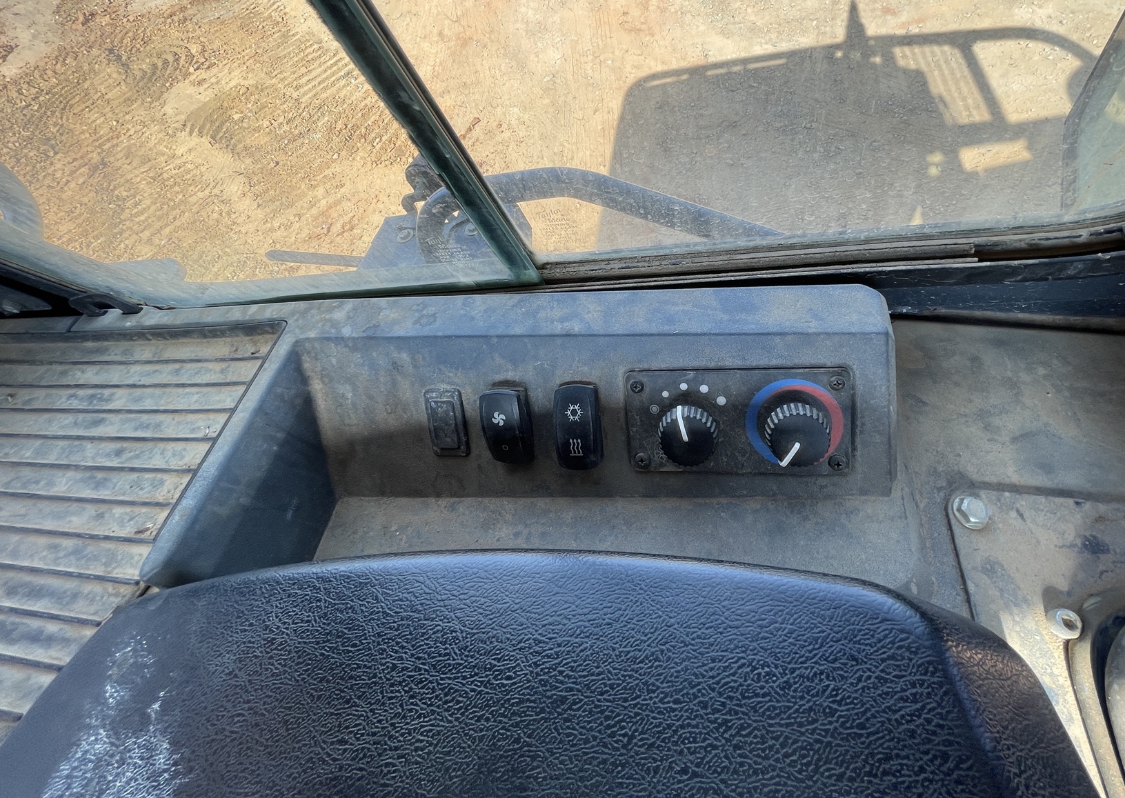 2019 DEERE 550K - view 18 of 23