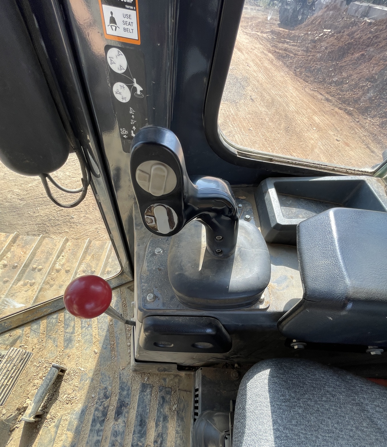 2019 DEERE 550K - Image 19