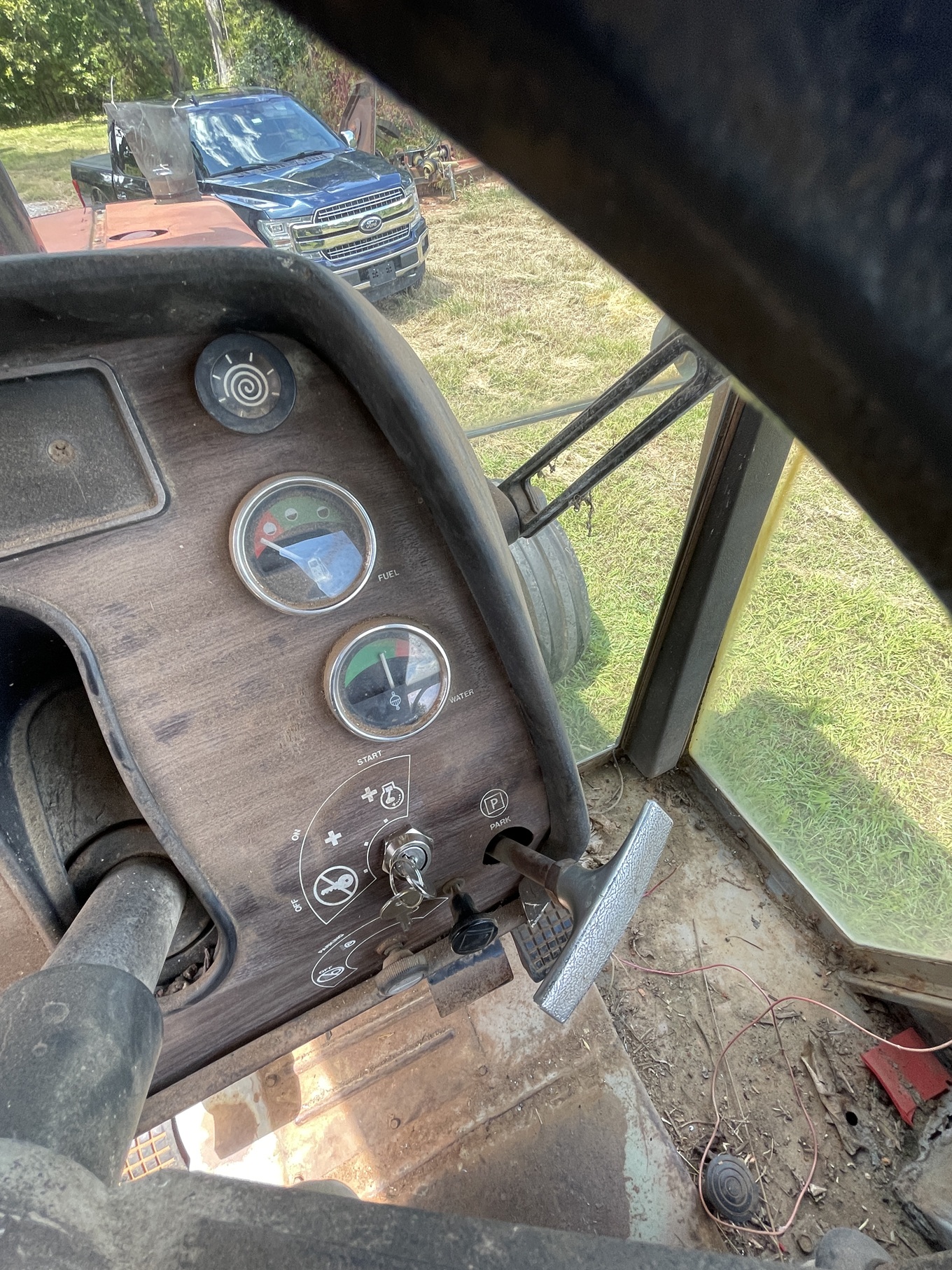 1975 MASSEY FERGUSON MF 2745 - Image 15