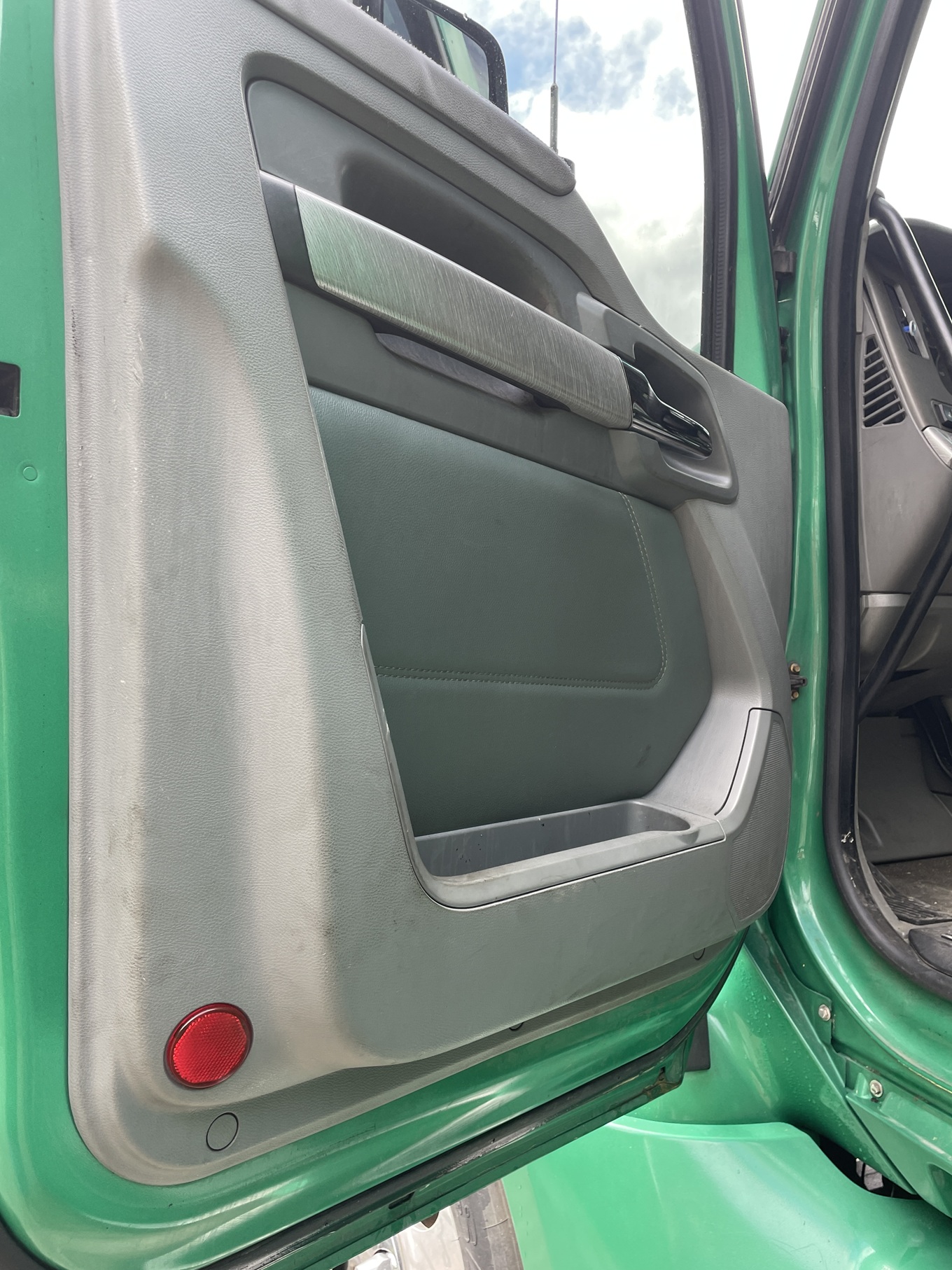 2015 KENWORTH T680 - Image 8