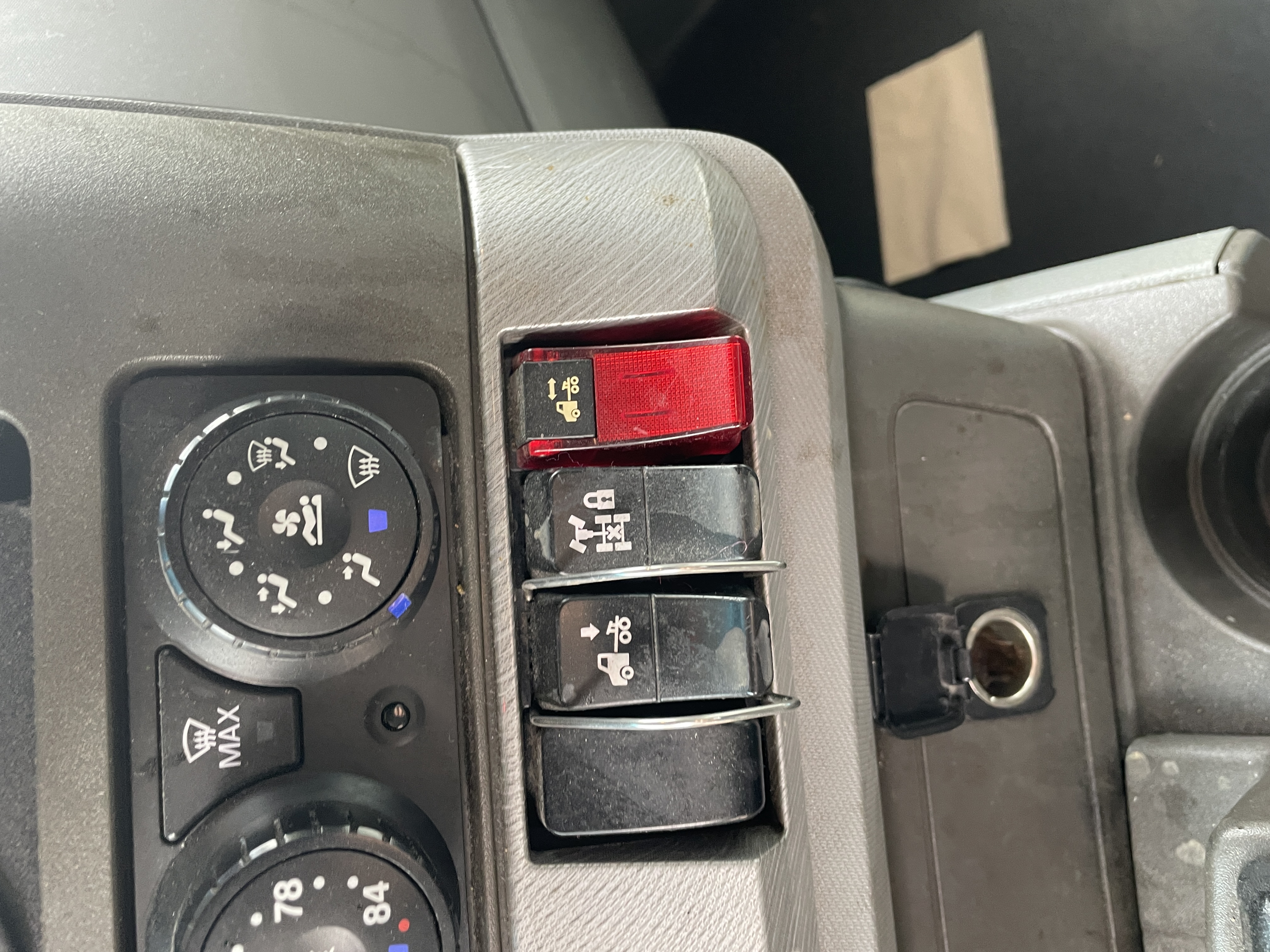 2015 KENWORTH T680 - Image 24