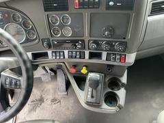 2015 KENWORTH T680 - Image 25