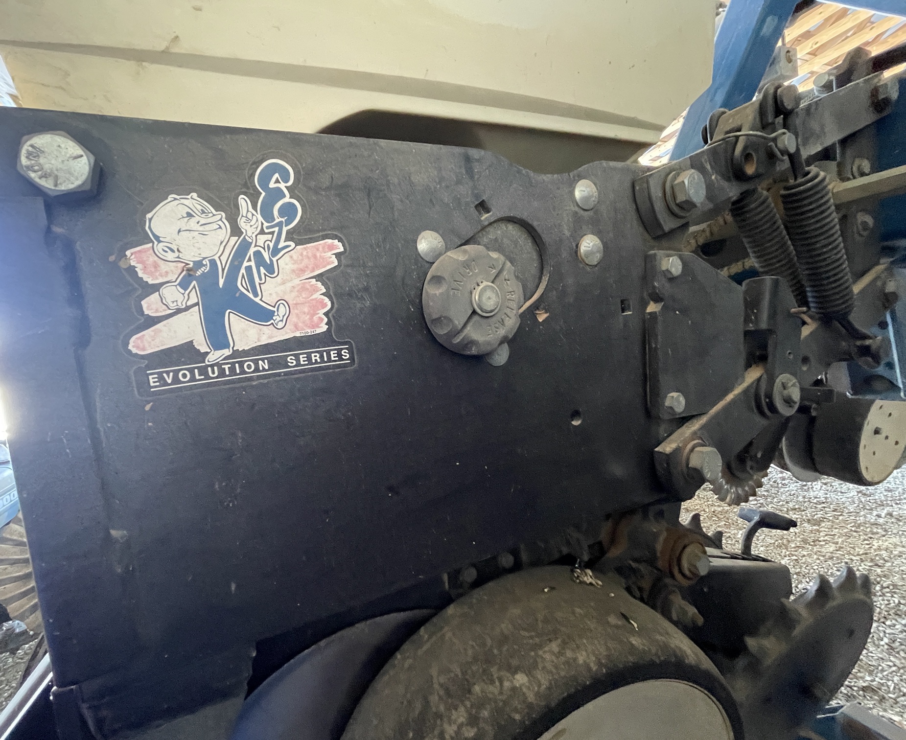 2010 KINZE 3650 - Image 10