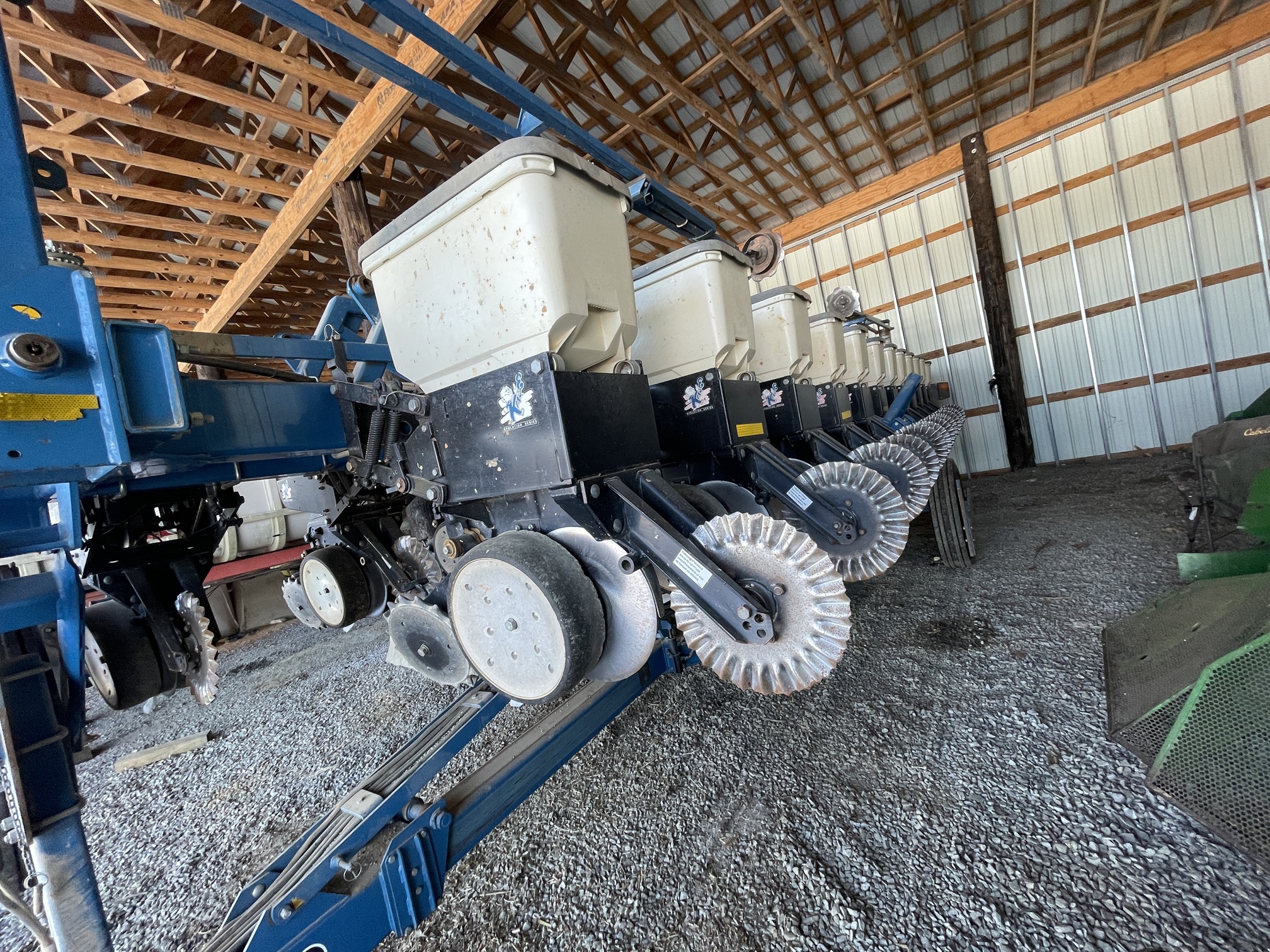 2010 KINZE 3650 - Image 3