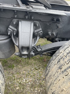 2015 PETERBILT 579 Sleeper - Image 16