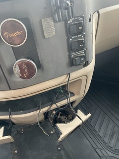 2015 PETERBILT 579 Sleeper - Image 11