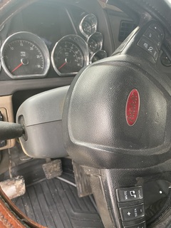 2015 PETERBILT 579 Sleeper - Image 9