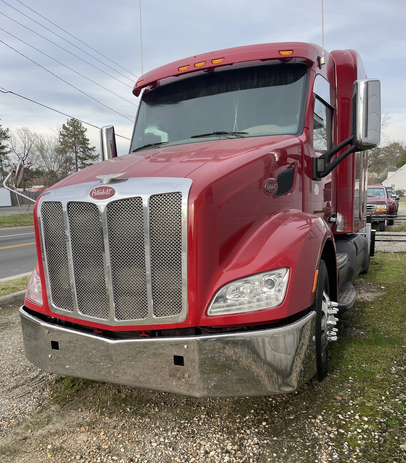 2015 PETERBILT 579 Sleeper - view 3 of 17
