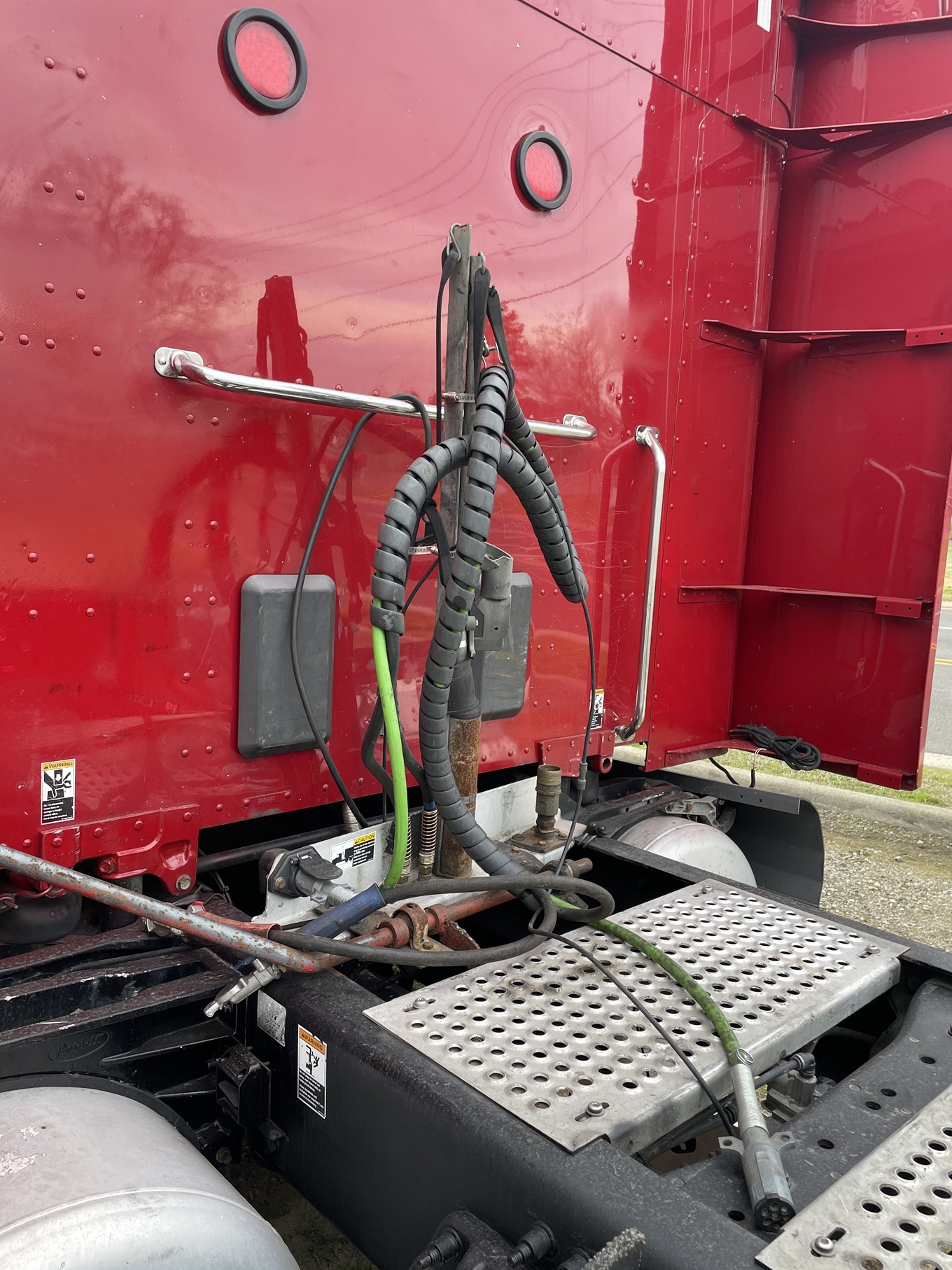 2015 PETERBILT 579 Sleeper - view 7 of 17