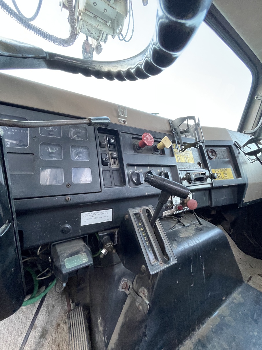 1990 INTERNATIONAL 4900 Pittman Pole Cat Digger Derrick - view 12 of 16