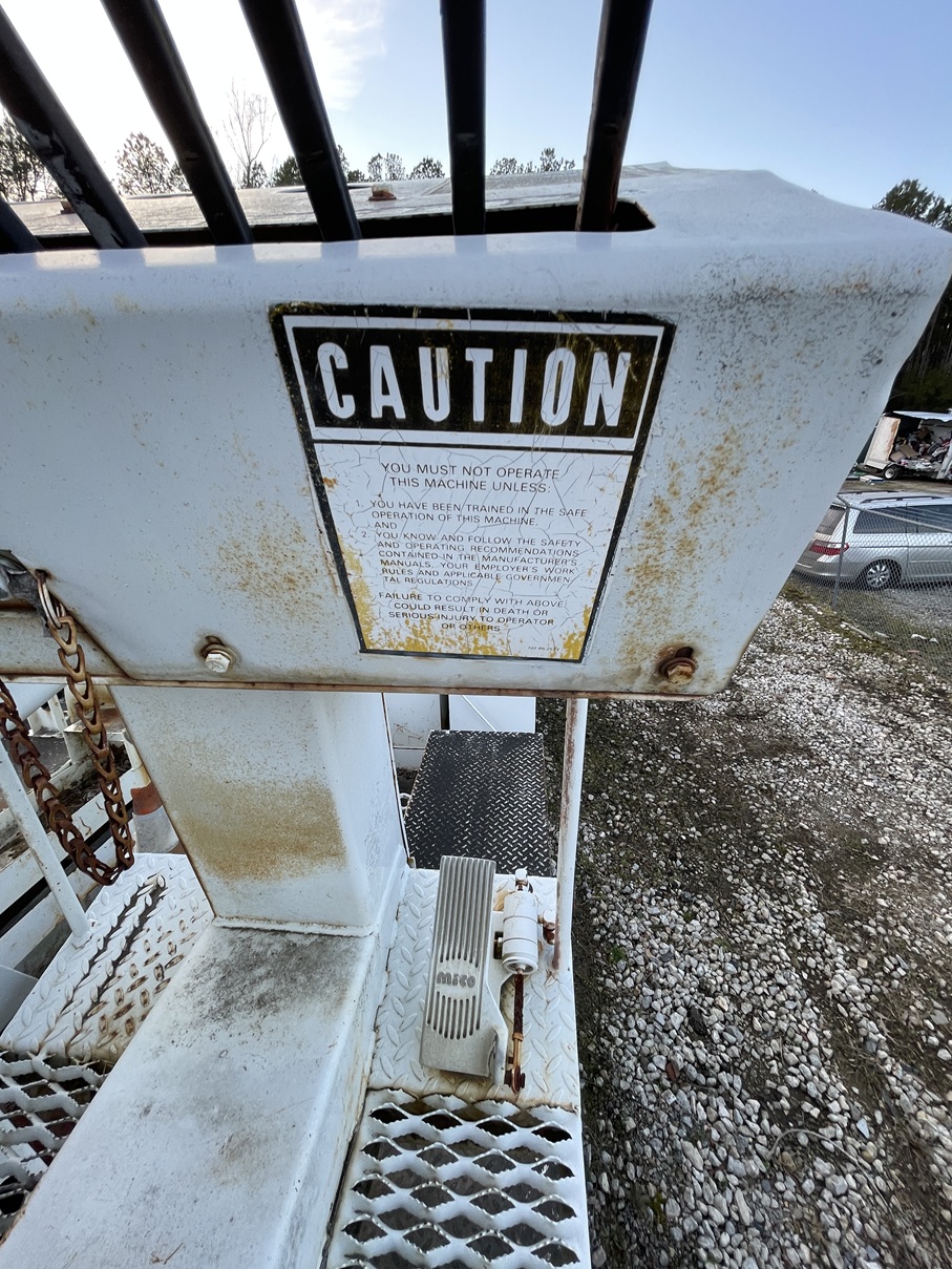 1990 INTERNATIONAL 4900 Pittman Pole Cat Digger Derrick - view 9 of 16