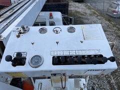 1990 INTERNATIONAL 4900 Pittman Pole Cat Digger Derrick - Image 7