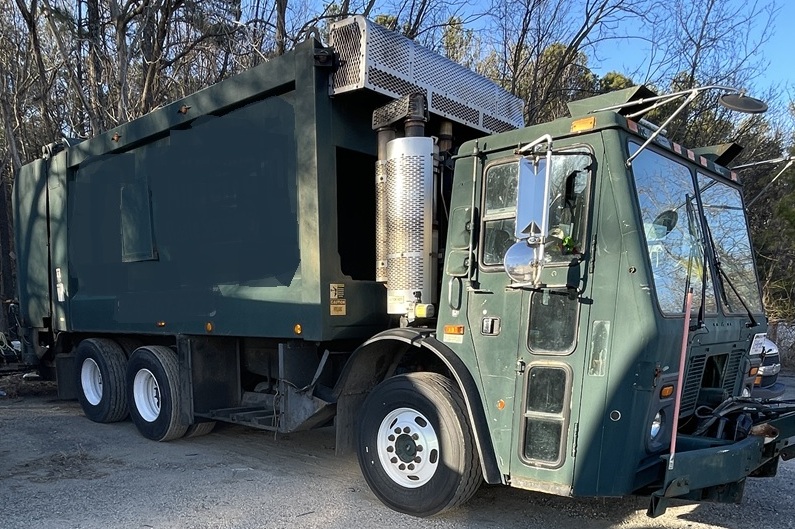 2010 MACK LEU TERRA PRO Refuse