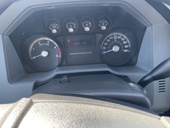 2013 FORD F550 Flatbed Liftgate - Image 11