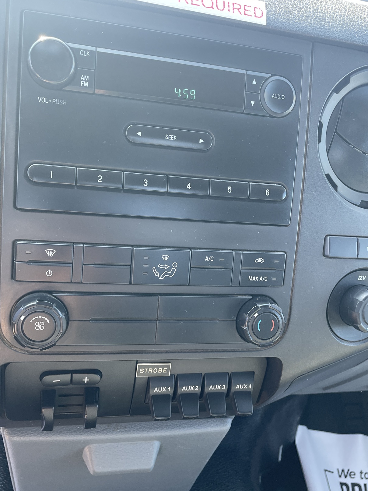 2013 FORD F550 Flatbed Liftgate - view 13 of 23