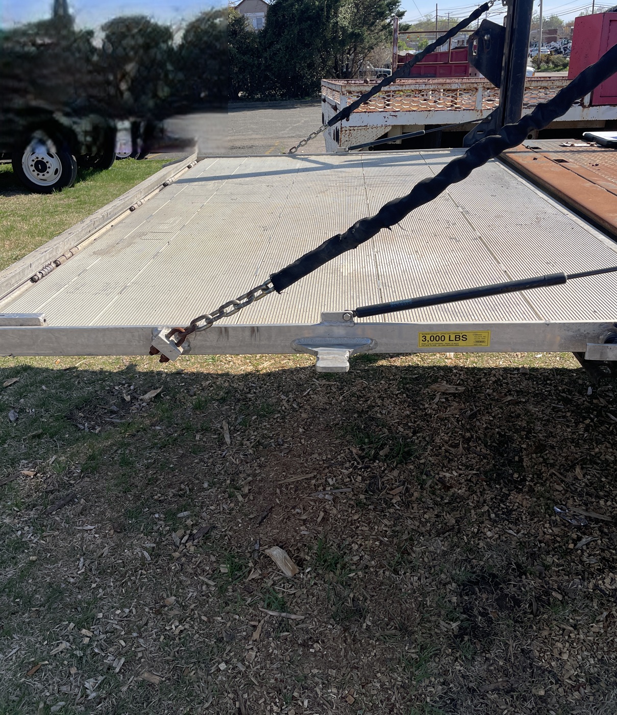 2013 FORD F550 Flatbed Liftgate - view 18 of 23