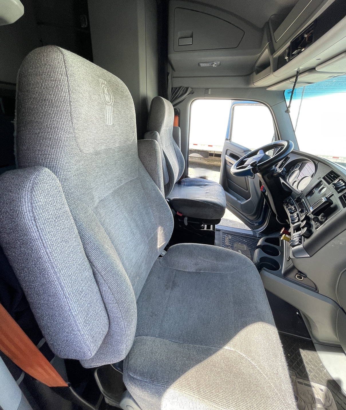 2020 KENWORTH T680 - view 10 of 30