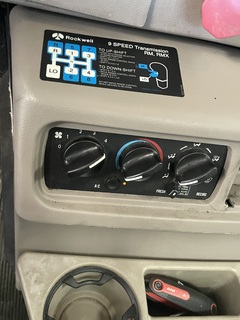 2006 MACK CL733 - Image 30