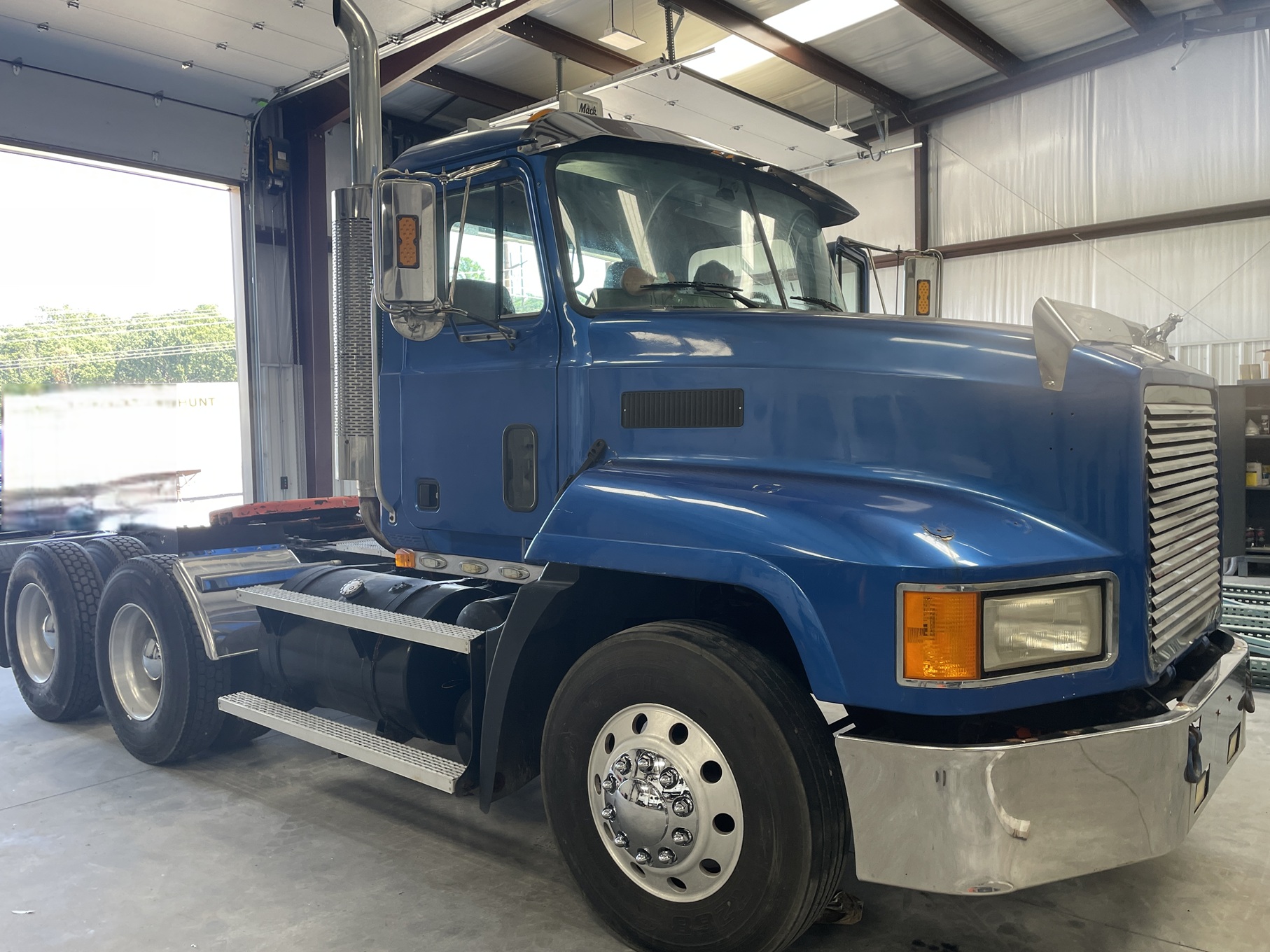 2006 MACK CL733 - view 1 of 48