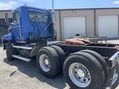 2006 MACK CL733 - Image 10