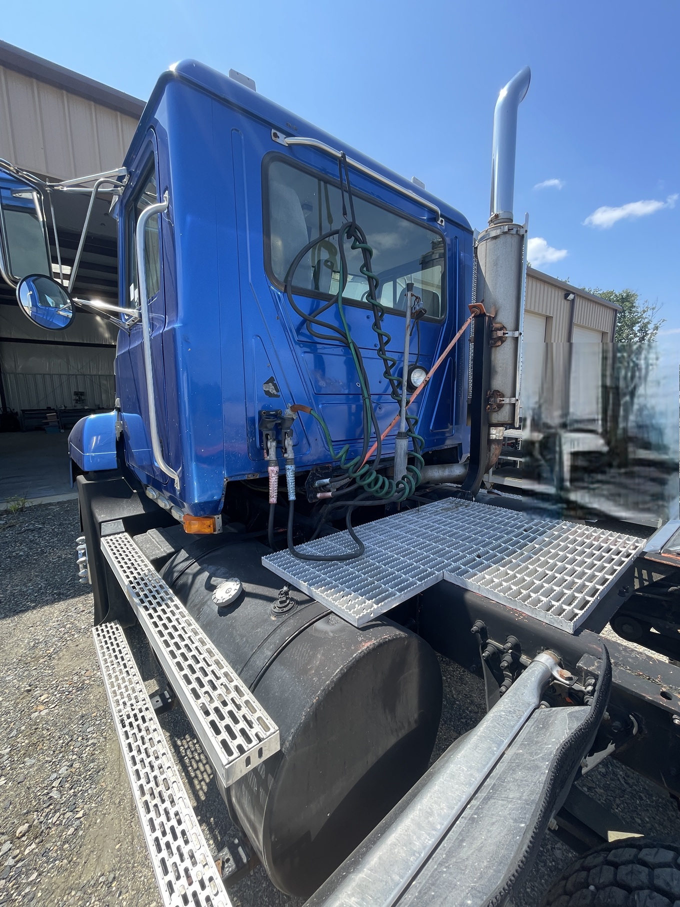 2006 MACK CL733 - Image 18