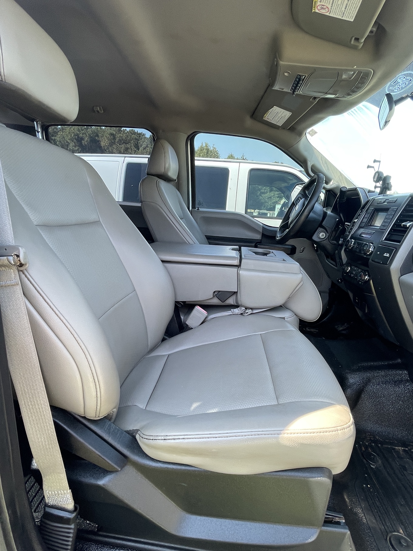 2019 FORD F450 4WD - view 9 of 28