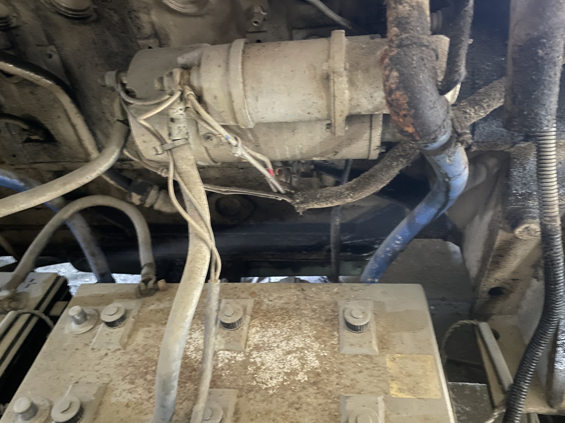 1995 KATO Standby Generator - view 14 of 32