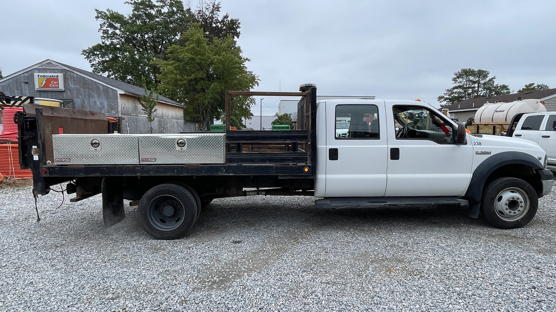 2006 FORD F550 Crew Max - Image 2