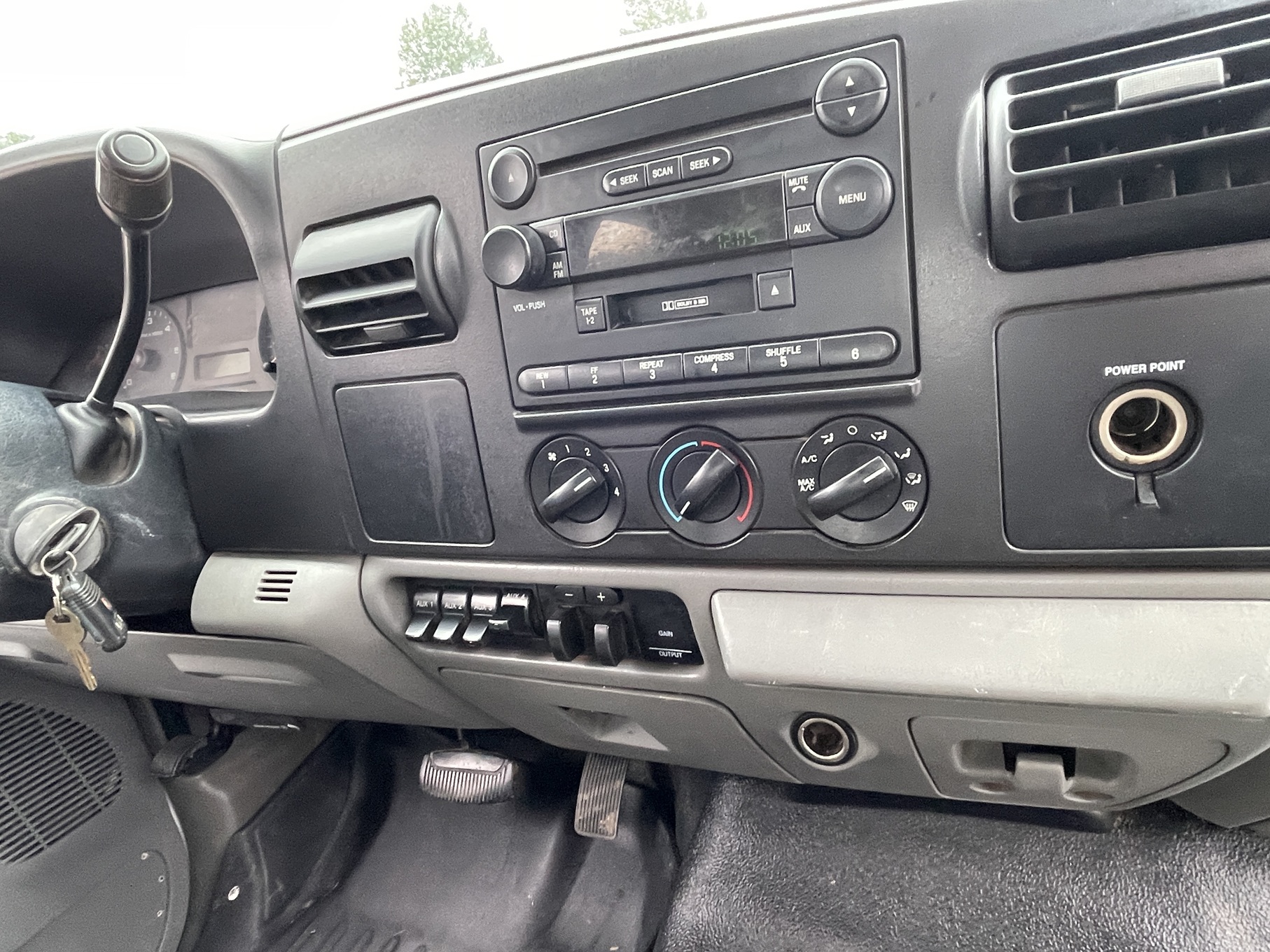 2006 FORD F550 Crew Max - Image 12