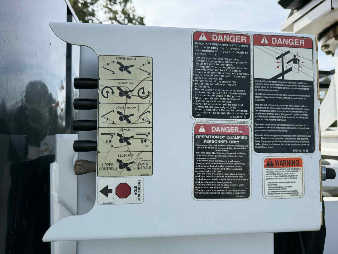 2011 INTERNATIONAL 4300 Chipper Dump - Image 26