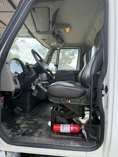 2011 INTERNATIONAL 4300 Chipper Dump - Image 17